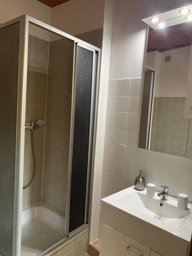 Hotelzimmer Im Alten Reihenhaus Auf Der Stadtmauer Бахарах Экстерьер фото